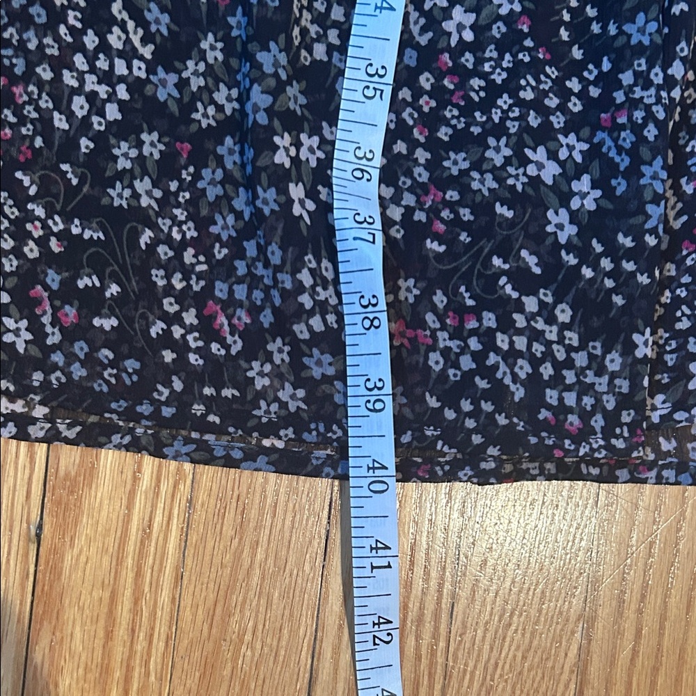Tamara H floral extra long skirt. Size Large - Picture 5 of 5